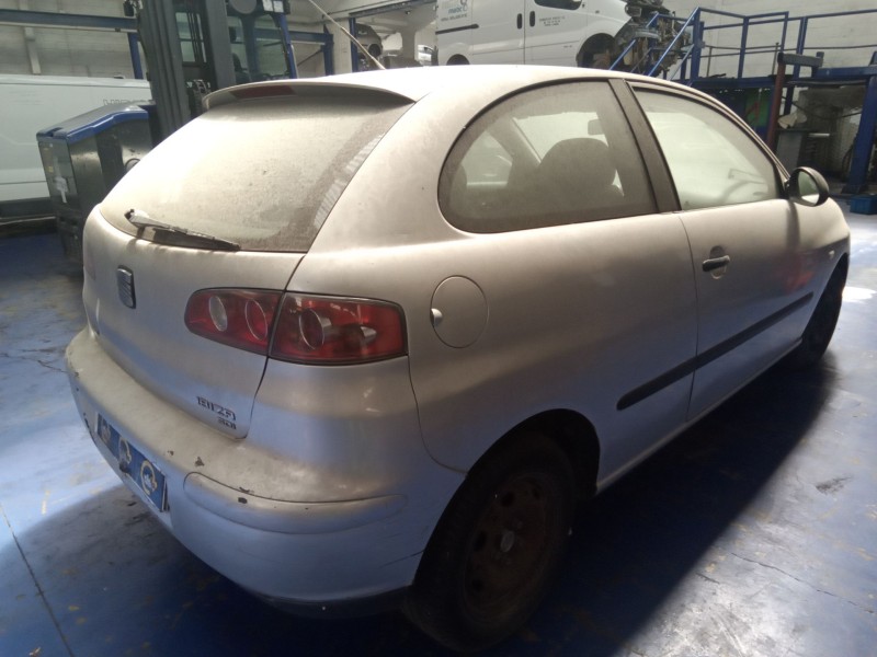 seat ibiza (6l1) del año 2003
