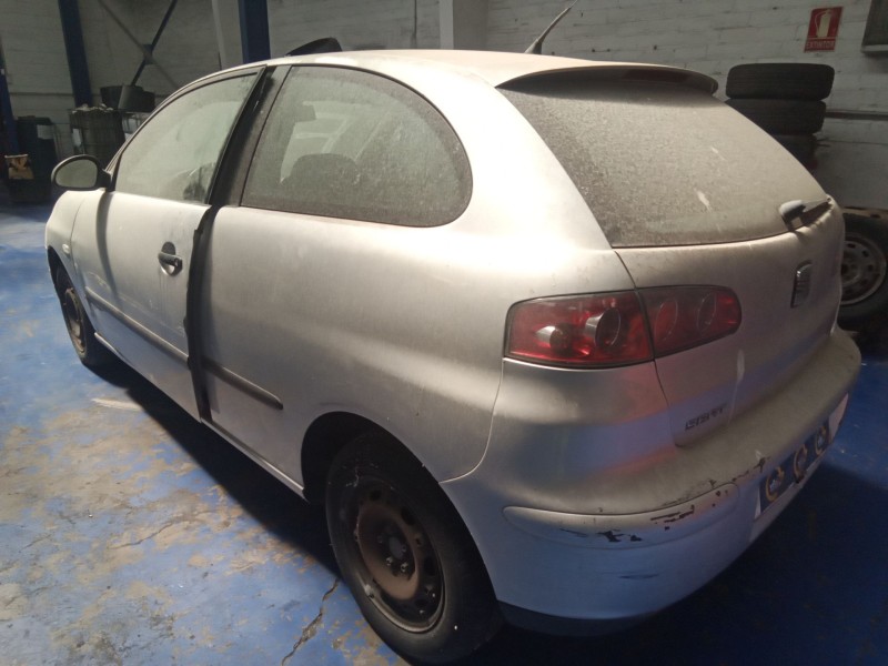 seat ibiza (6l1) del año 2003