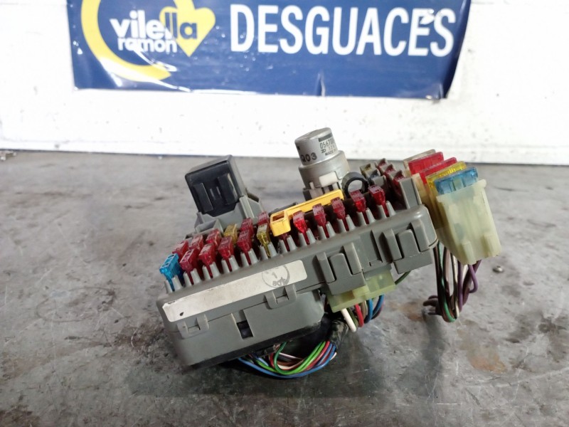 Recambio de caja reles fusibles para land rover discovery (salljg/lj) referencia OEM IAM 53900134A  