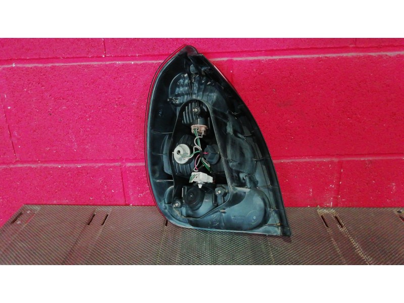 Recambio de piloto trasero derecho para toyota corolla (e11) referencia OEM IAM    Recambio de piloto trasero derecho para toyota corolla (e11) referencia OEM IAM