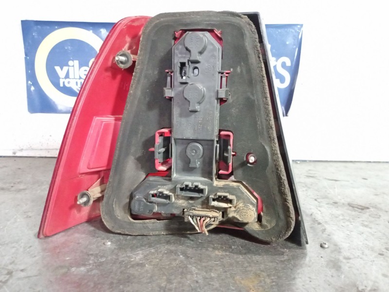 Recambio de piloto trasero derecho para volkswagen bora berlina (1j2) 1.6 16v referencia OEM IAM   