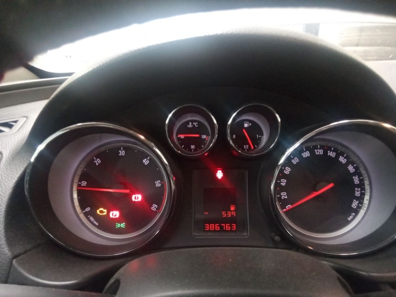 opel insignia berlina del año 2009
