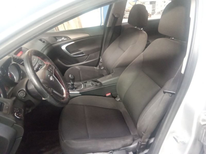 opel insignia berlina del año 2009
