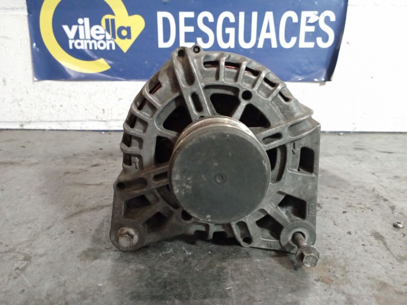 Recambio de alternador para renault megane iii berlina 5 p referencia OEM IAM TG12C078  