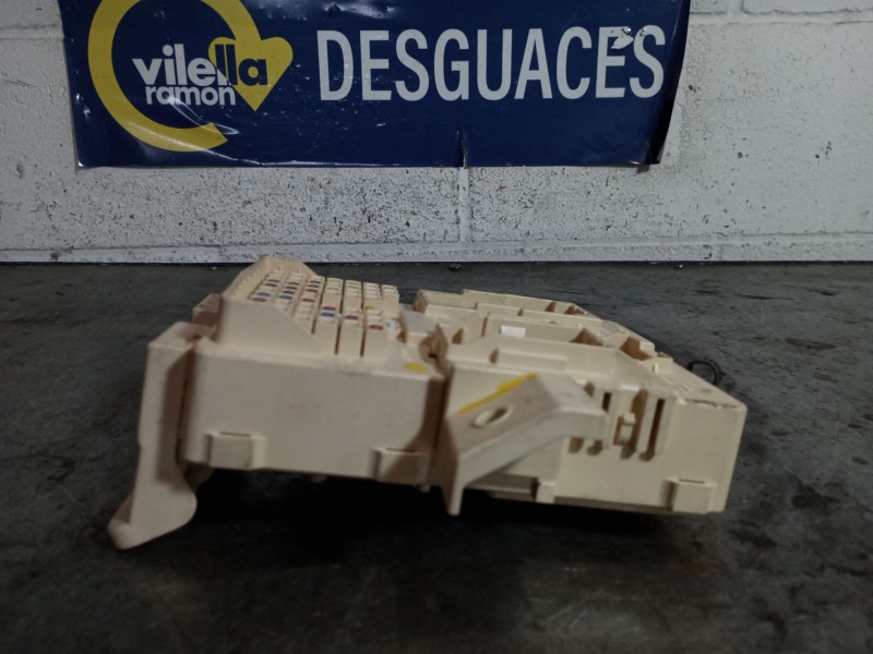 Recambio de caja reles fusibles para hyundai tucson  | 0.15 - ...  | 0.15 - ... referencia OEM IAM   