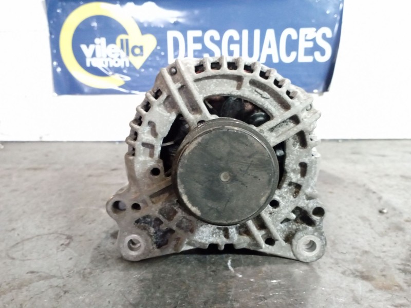 Recambio de alternador para volkswagen polo (9n1) 1.4 tdi referencia OEM IAM 0124515022 045903023A 14V 120A