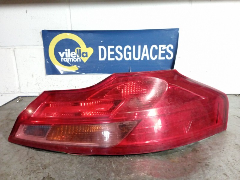 Recambio de piloto trasero derecho para opel insignia sports tourer cosmo referencia OEM IAM   