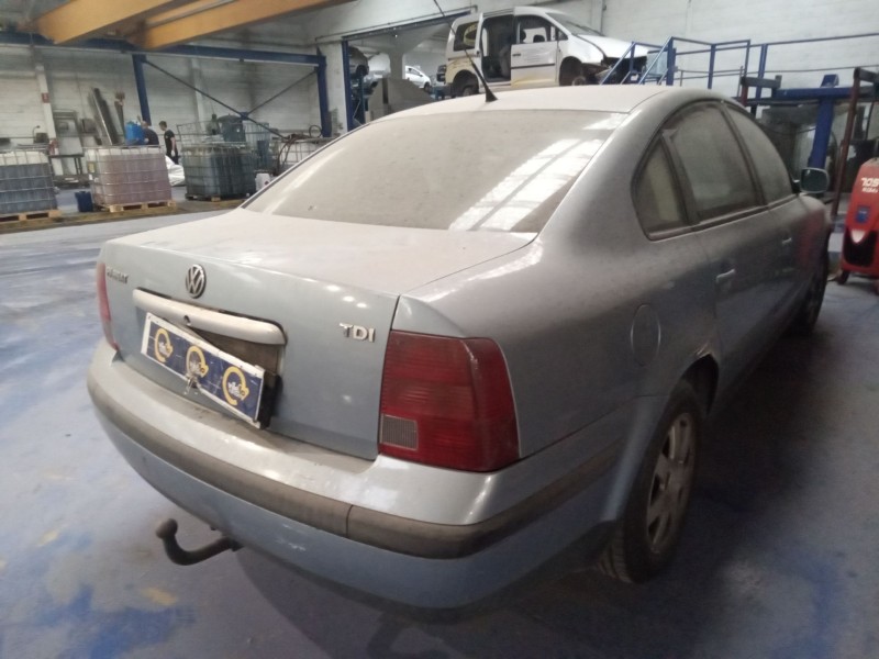volkswagen passat berlina (3b2) del año 1999