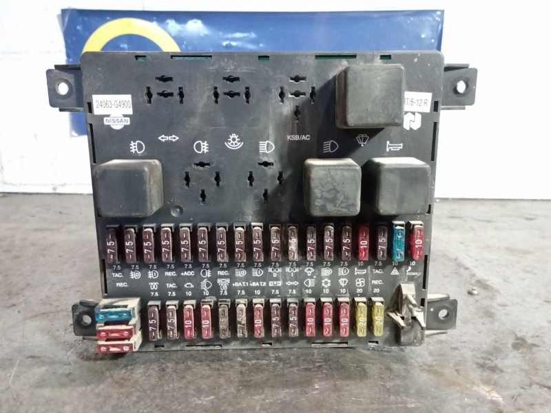Recambio de caja reles fusibles para nissan trade caja/chasis 3.0 referencia OEM IAM 24063G4900  