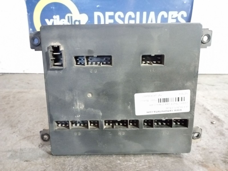 Recambio de caja reles fusibles para nissan trade caja/chasis 3.0 referencia OEM IAM 24063G4900  