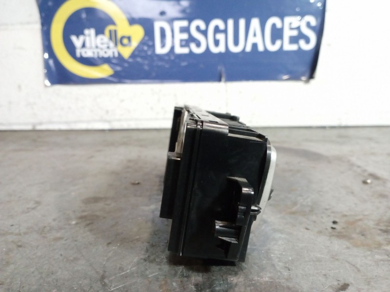 Recambio de mando climatizador para renault scenic iii  | 0.09 - ...  | 0.09 - ... referencia OEM IAM 275102769R  