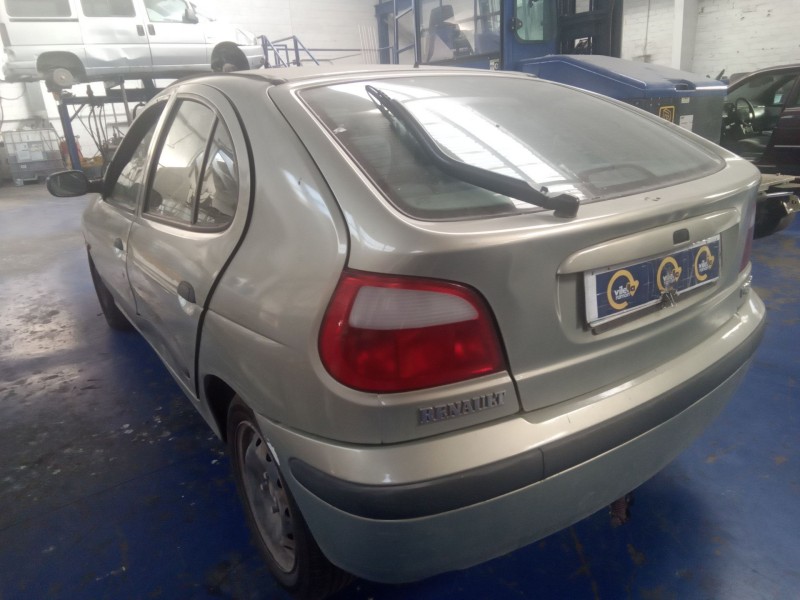 renault megane i fase 2 berlina (ba0)  | 0.99 - 0.02 del año 2001