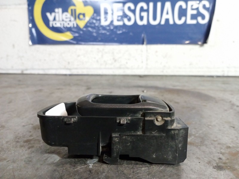 Recambio de maneta interior delantera izquierda para nissan cabstar 2.3 e referencia OEM IAM   