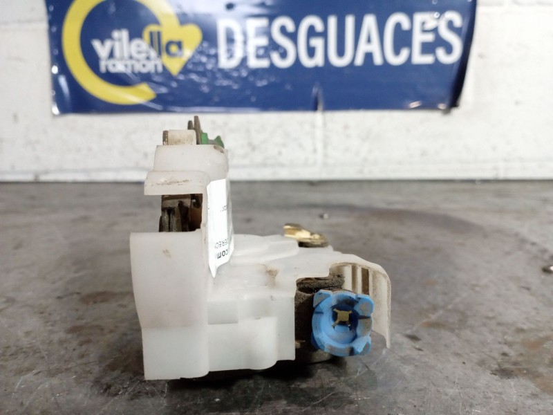 Recambio de cerradura puerta delantera derecha para nissan cabstar 2.3 e referencia OEM IAM   