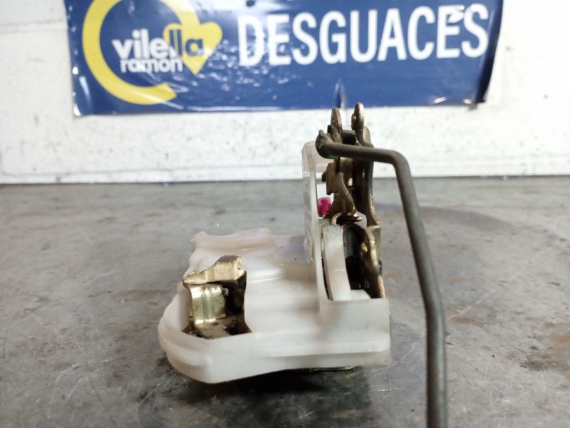 Recambio de cerradura puerta delantera derecha para nissan cabstar 2.3 e referencia OEM IAM   