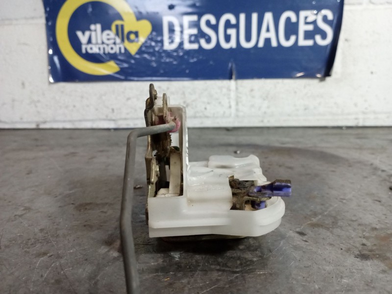 Recambio de cerradura puerta delantera izquierda para nissan cabstar 2.3 e referencia OEM IAM   