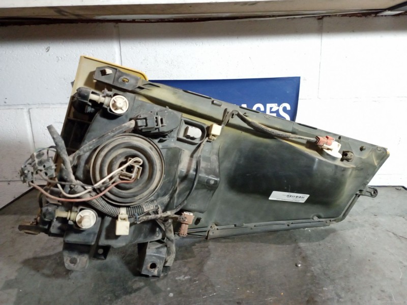 Recambio de faro izquierdo para nissan cabstar 2.3 e referencia OEM IAM   