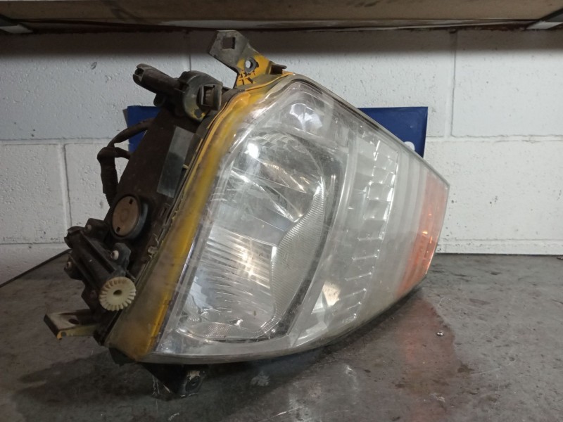 Recambio de faro derecho para nissan cabstar 2.3 e referencia OEM IAM   