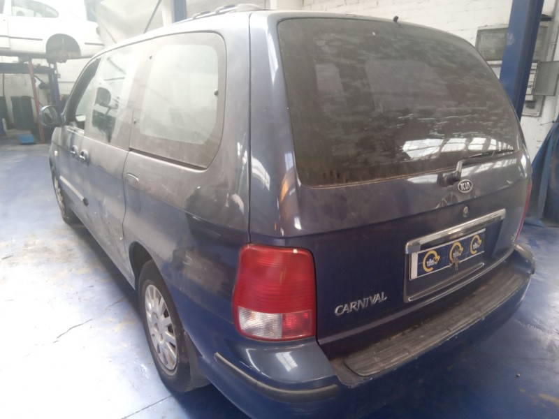 kia carnival del año 2002