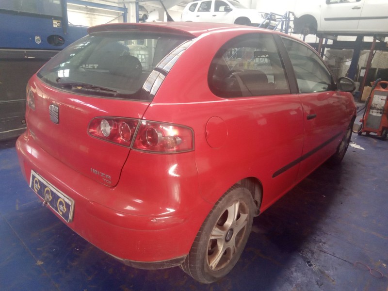 seat ibiza (6l1) del año 2004