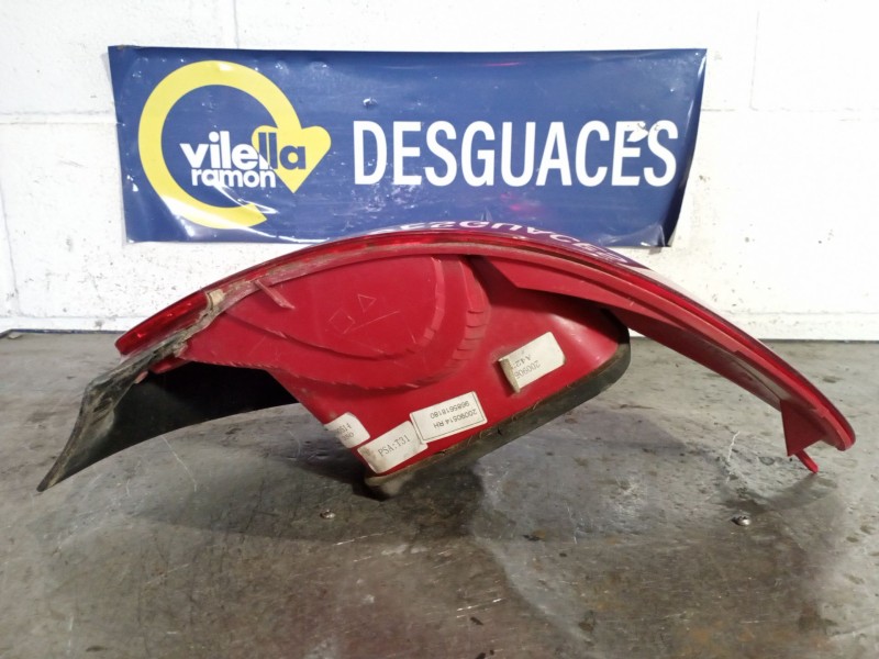 Recambio de piloto trasero derecho para peugeot 206+ básico referencia OEM IAM   