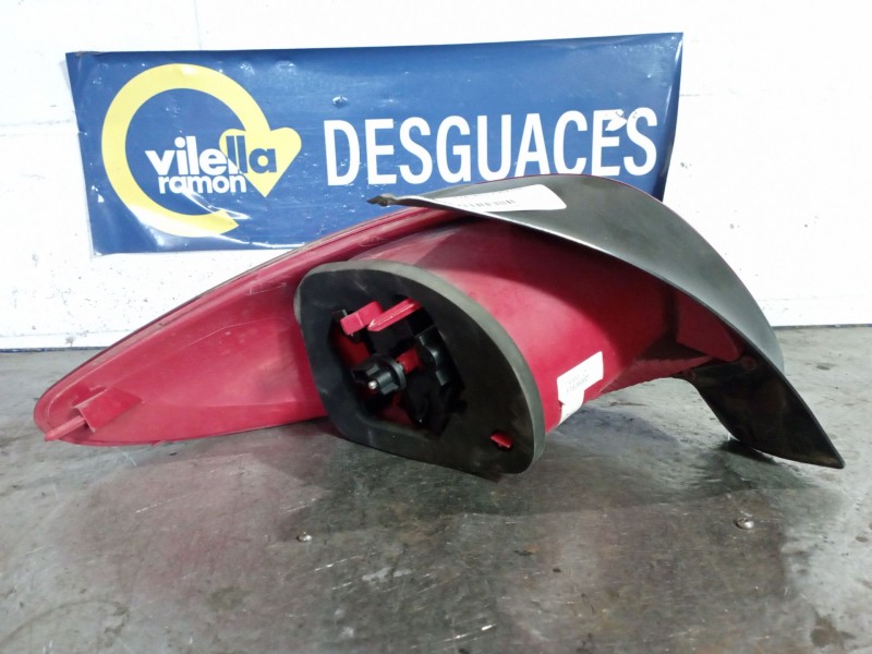 Recambio de piloto trasero derecho para peugeot 206+ básico referencia OEM IAM   