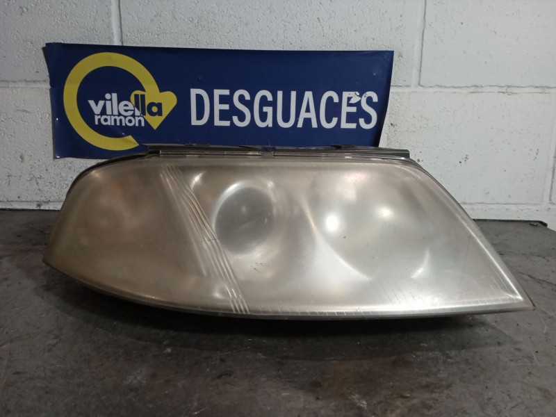 Recambio de faro derecho para volkswagen passat berlina (3b3) 1.9 tdi referencia OEM IAM   