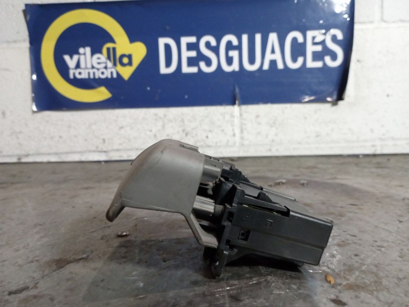 Recambio de boton freno de mano electrico para renault scenic ii referencia OEM IAM   