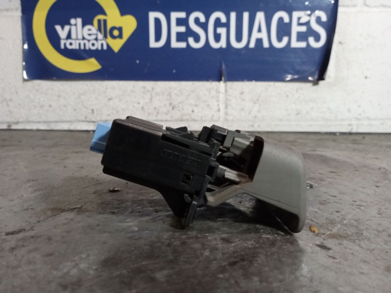 Recambio de boton freno de mano electrico para renault scenic ii referencia OEM IAM   