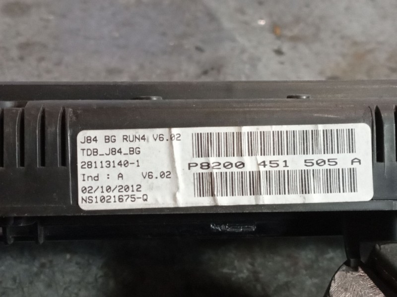 Recambio de cuadro instrumentos para renault scenic ii referencia OEM IAM P8200451505A  