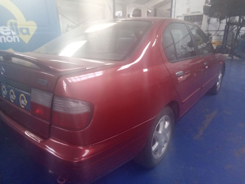 nissan primera berlina (p11) del año 1997