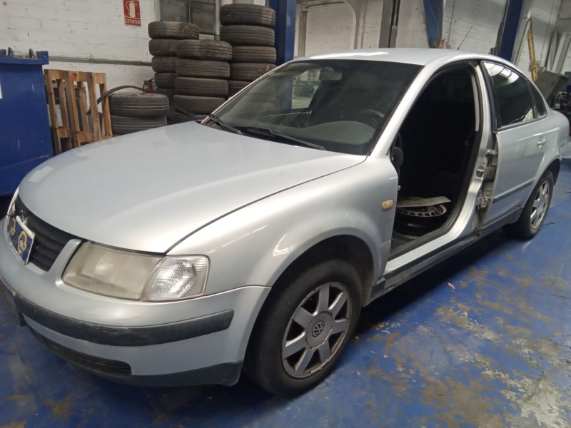 volkswagen passat berlina (3b2) del año 1999