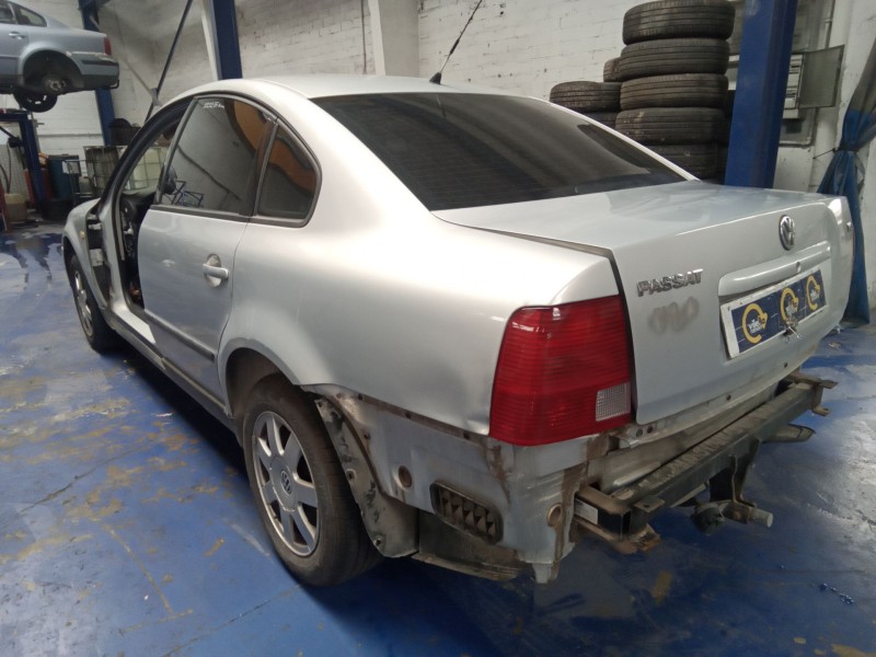 volkswagen passat berlina (3b2) del año 1999