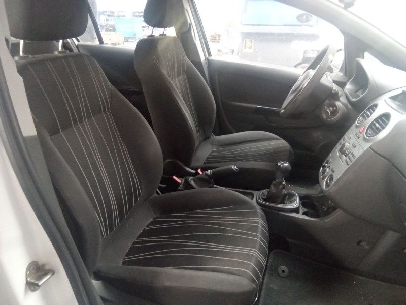 opel corsa d del año 2009