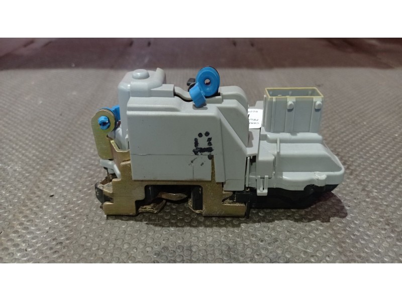 Recambio de cerradura puerta delantera derecha para peugeot partner referencia OEM IAM    Recambio de cerradura puerta delantera derecha para peugeot partner referencia OEM IAM