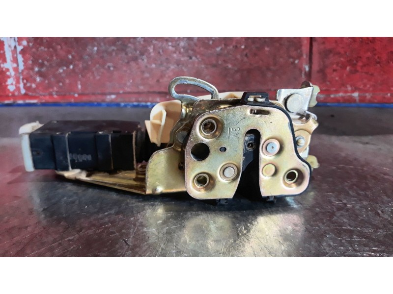 Recambio de cerradura puerta delantera izquierda para opel astra f classic fastback 1.6 i referencia OEM IAM    Recambio de cerradura puerta delantera izquierda para opel astra f classic fastback 1.6 i referencia OEM IAM