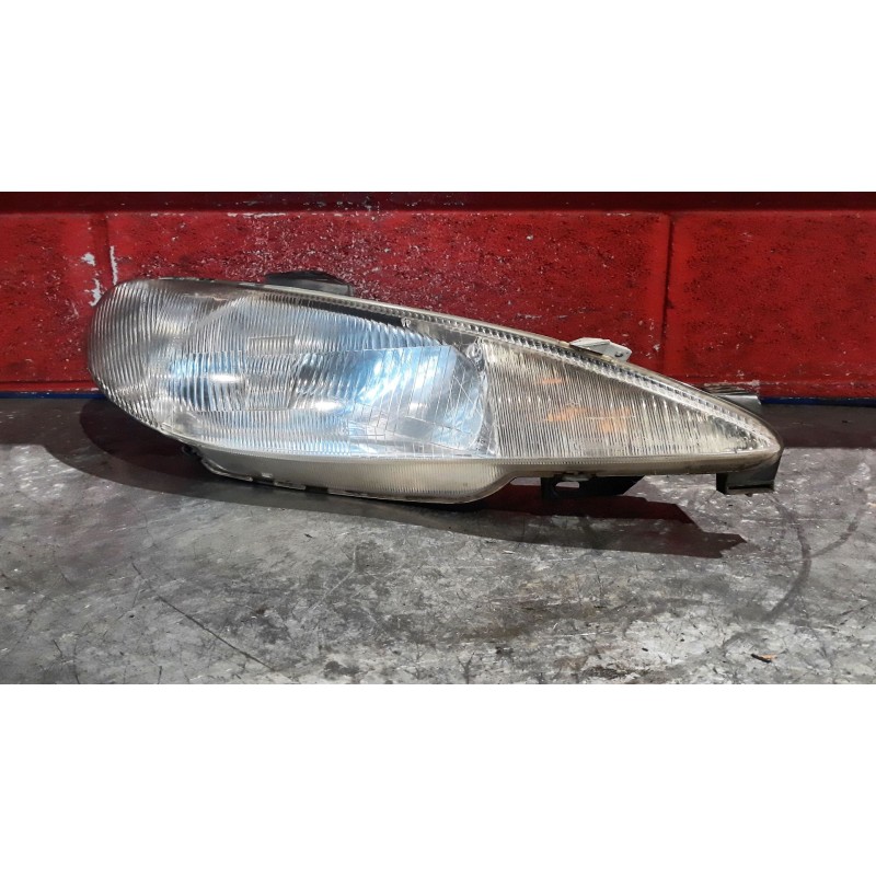 Recambio de faro derecho para peugeot 206 berlina 1.4 | 0.98 - ... 1.4 | 0.98 - ... referencia OEM IAM   
