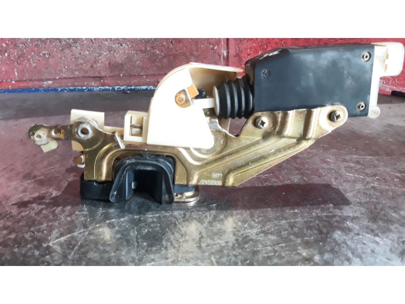 Recambio de cerradura puerta delantera izquierda para opel astra f classic fastback 1.6 i referencia OEM IAM    Recambio de cerradura puerta delantera izquierda para opel astra f classic fastback 1.6 i referencia OEM IAM