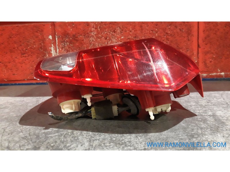 Recambio de piloto trasero derecho para daewoo kalos 1.2 se | 04.03 - 12.04 1.2 se | 04.03 - 12.04 referencia OEM IAM   