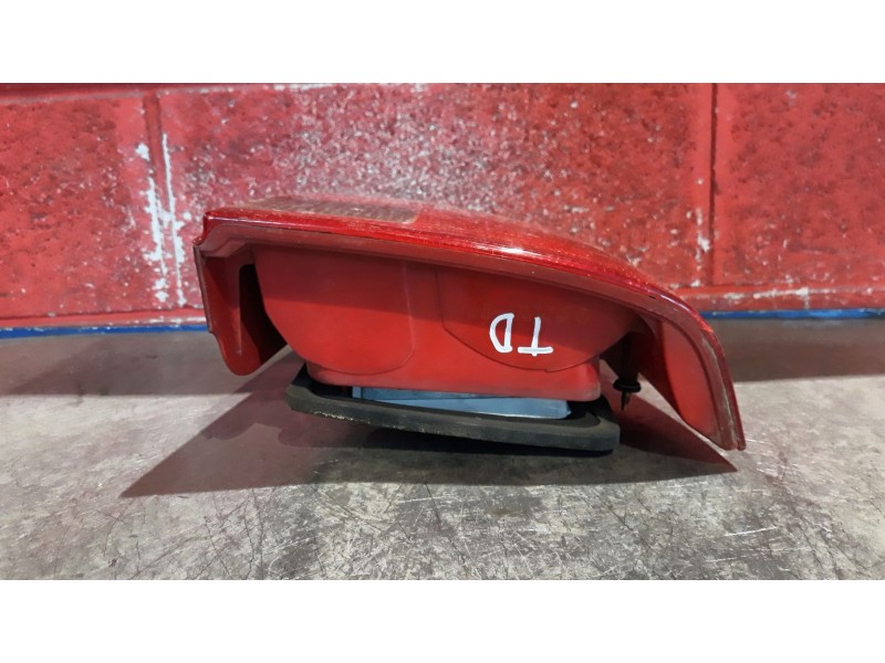 Recambio de piloto trasero derecho para volkswagen passat berlina (3b2) 1.9 tdi | 0.96 - ... 1.9 tdi | 0.96 - ... referencia OEM