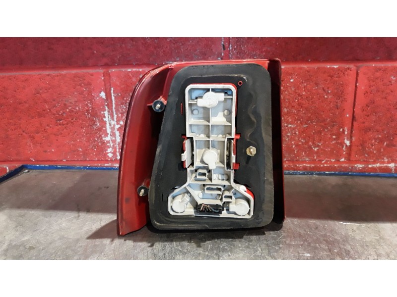 Recambio de piloto trasero derecho para volkswagen passat berlina (3b2) 1.9 tdi | 0.96 - ... 1.9 tdi | 0.96 - ... referencia OEM