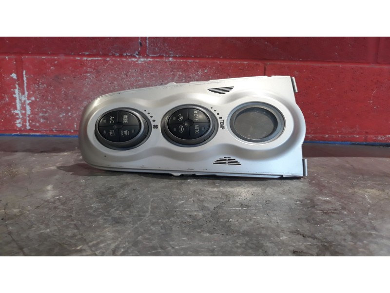 Recambio de mando climatizador para toyota yaris (ksp9/scp9/nlp9) 1.4 turbodiesel cat referencia OEM IAM    Recambio de mando climatizador para toyota yaris (ksp9/scp9/nlp9) 1.4 turbodiesel cat referencia OEM IAM