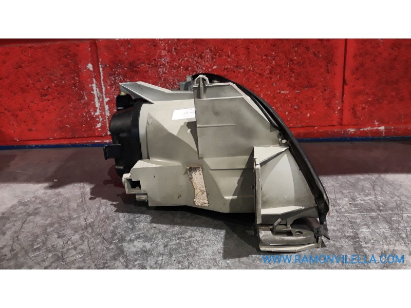 Recambio de faro izquierdo para renault clio 1.2 referencia OEM IAM    Recambio de faro izquierdo para renault clio 1.2 referencia OEM IAM