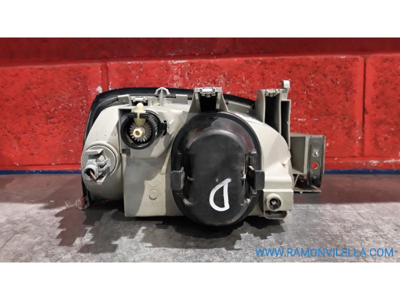 Recambio de faro izquierdo para renault clio 1.2 referencia OEM IAM    Recambio de faro izquierdo para renault clio 1.2 referencia OEM IAM