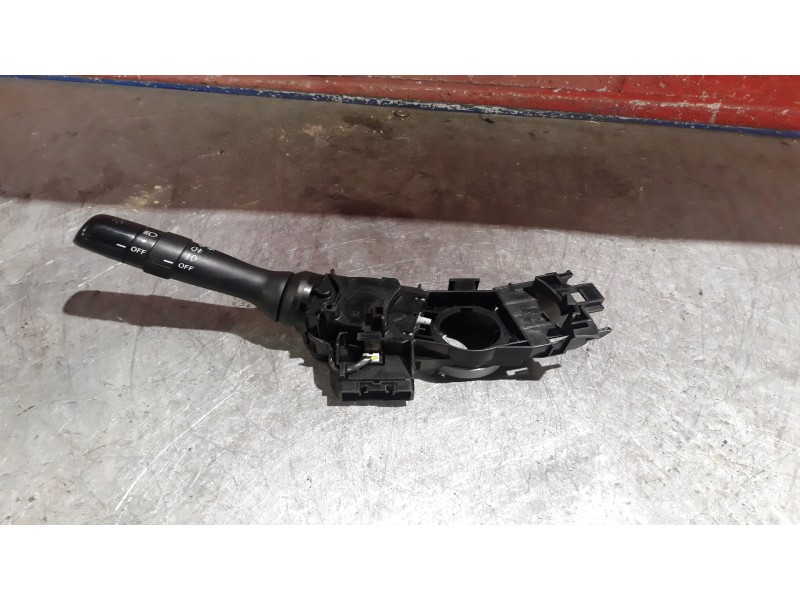 Recambio de mando limpia para toyota yaris (ksp9/scp9/nlp9) 1.4 turbodiesel cat referencia OEM IAM    Recambio de mando limpia para toyota yaris (ksp9/scp9/nlp9) 1.4 turbodiesel cat referencia OEM IAM