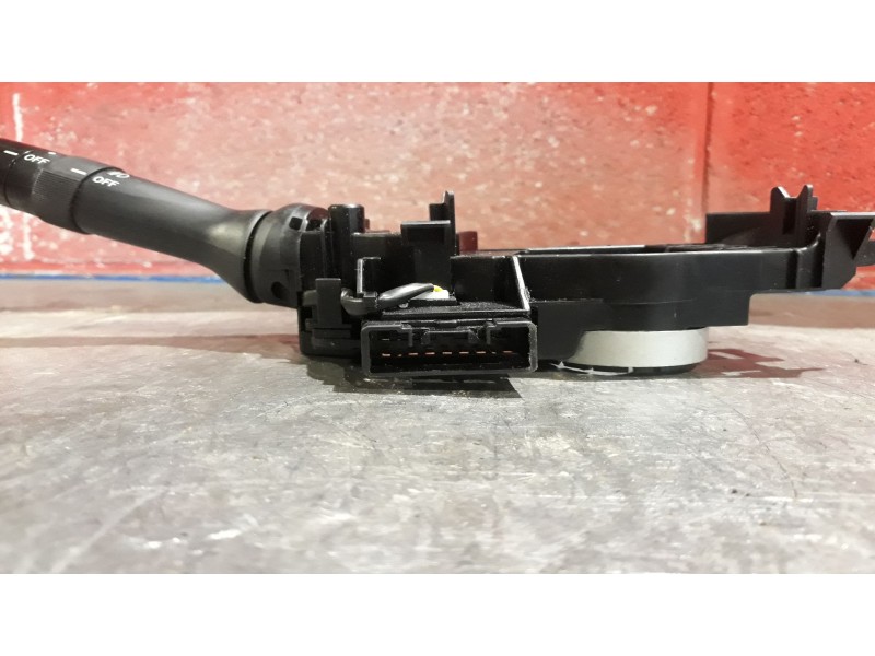 Recambio de mando limpia para toyota yaris (ksp9/scp9/nlp9) 1.4 turbodiesel cat referencia OEM IAM    Recambio de mando limpia para toyota yaris (ksp9/scp9/nlp9) 1.4 turbodiesel cat referencia OEM IAM