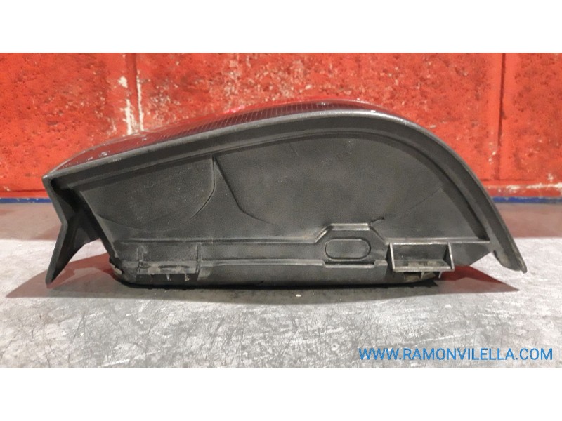 Recambio de piloto trasero derecho para renault clio 1.2 referencia OEM IAM    Recambio de piloto trasero derecho para renault clio 1.2 referencia OEM IAM