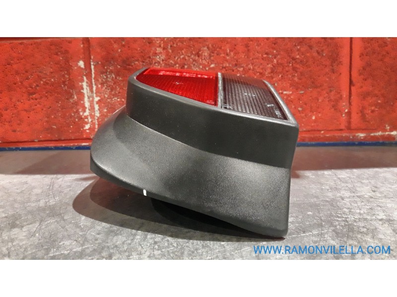 Recambio de piloto trasero derecho para renault clio 1.2 referencia OEM IAM    Recambio de piloto trasero derecho para renault clio 1.2 referencia OEM IAM