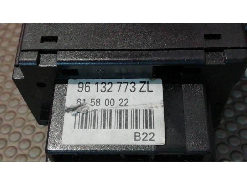 Recambio de mando limpia para citroen xsara 1.6 image referencia OEM IAM 96132773ZL  