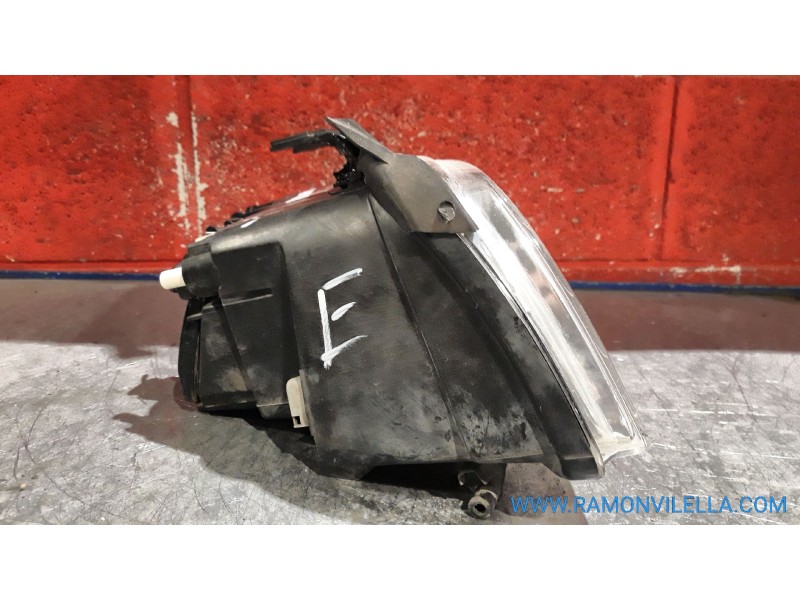 Recambio de faro izquierdo para audi a4 1.8 referencia OEM IAM    Recambio de faro izquierdo para audi a4 1.8 referencia OEM IAM